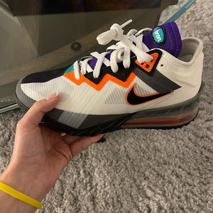 LeBron 18 Low - Men’s 6.5 - CV7562 100